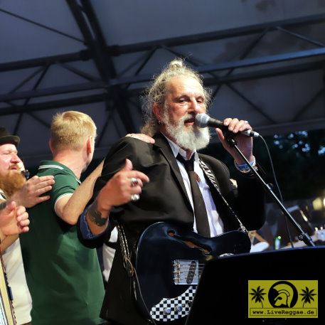 D. Mark Dollar with The SKAndal Allstars a.k.a. No Sports (D) This Is Ska Festival - Wasserburg, Rosslau 24. Juni 2023 (10).JPG